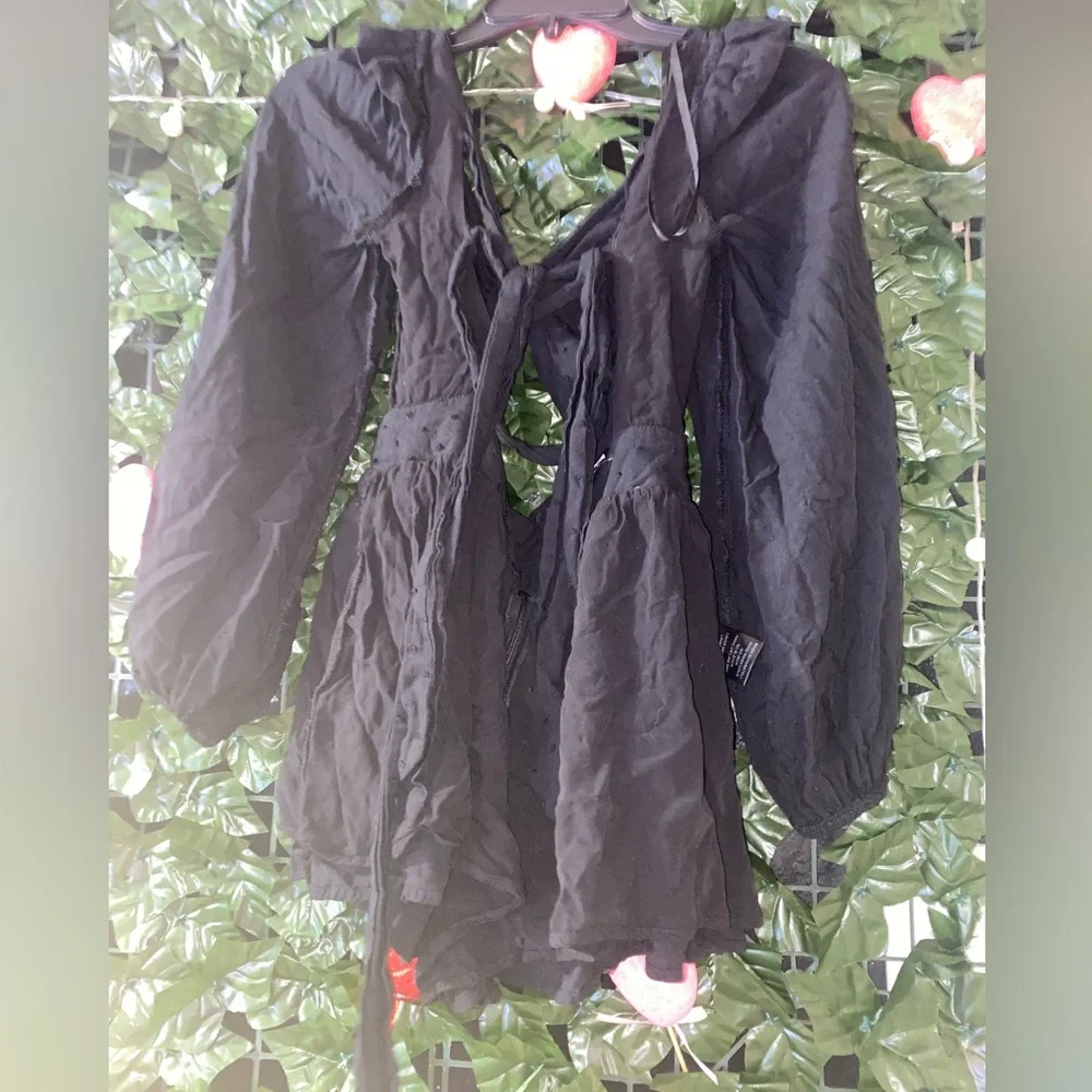 FASHION NOVA ROMPER - Picture 3 of 6